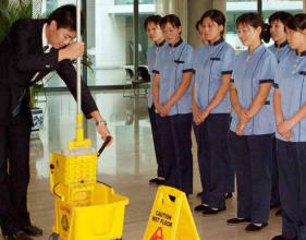 十年专注专业服务，物业保洁用心守护每一寸空间